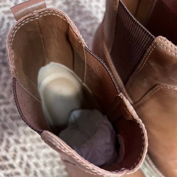 Bernardo Sutton Chelsea Boot Womens Sz 9 - Picture 3 of 11